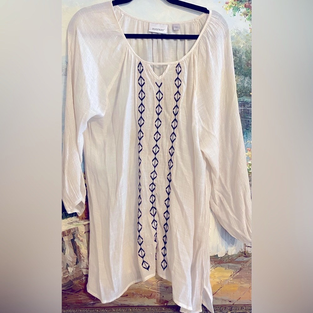 Avenue 14/16 ivory gauze blouse with black embroidery